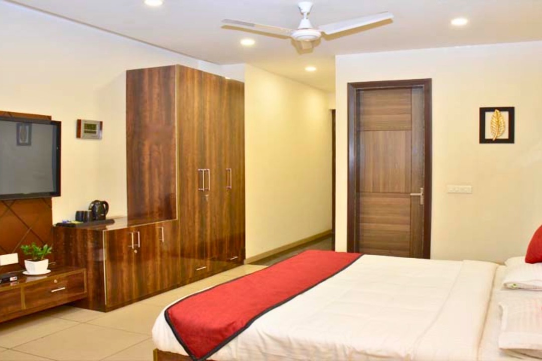 Ozone Club - Luxury Suite Room