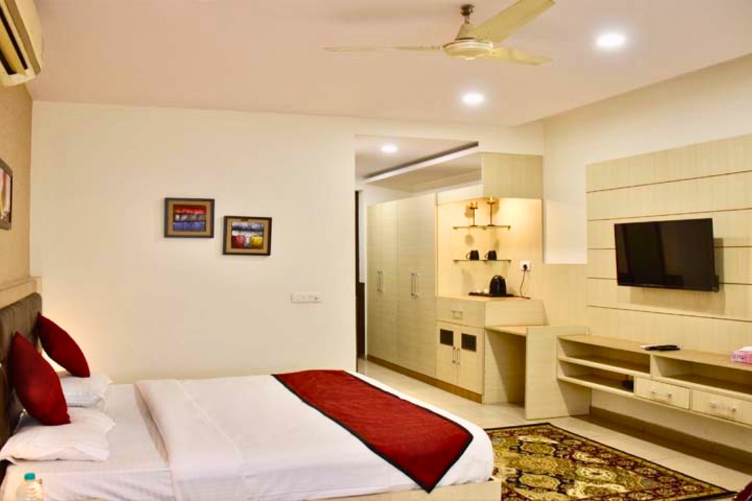 Ozone Club - Premium Double Room (3)