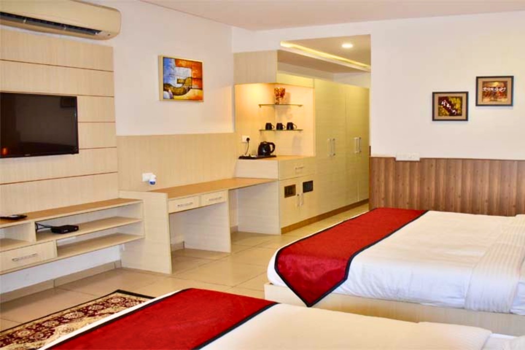 Ozone Club - Premium Triple Room
